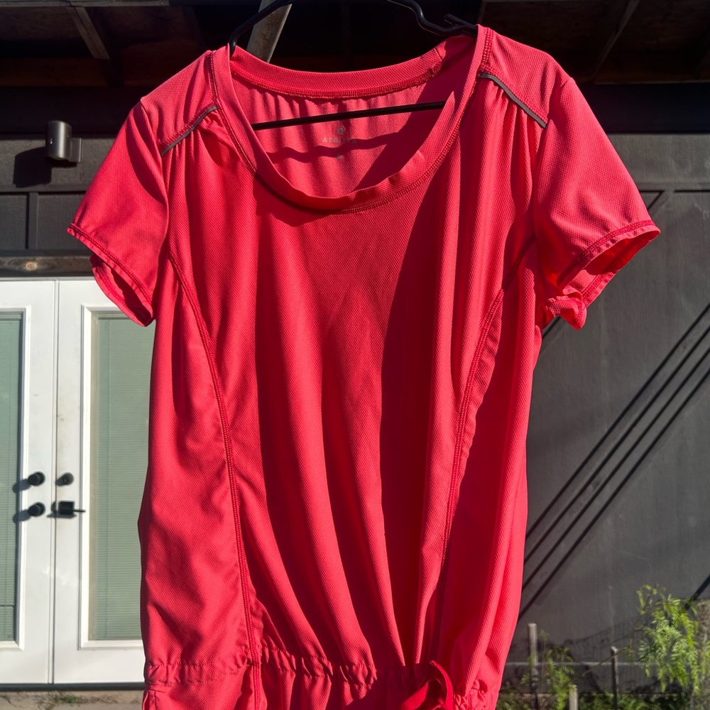 Athleta Sz M Women’s Wick-It Run Tunic - Coral Style and blue 2 pc lot